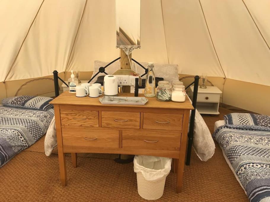 Cox Hill Glamping Badger Hotel Truro Exterior photo