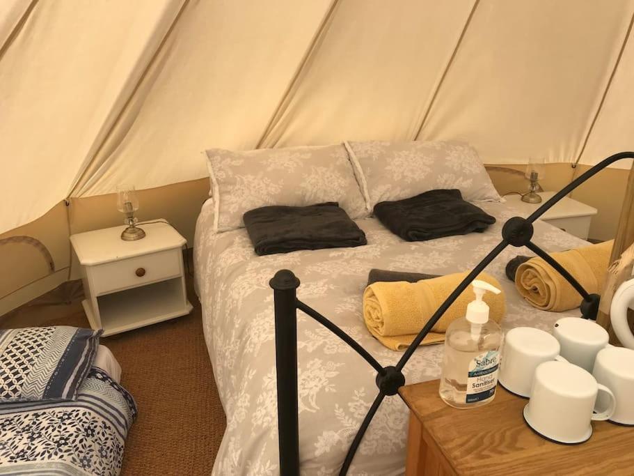 Cox Hill Glamping Badger Hotel Truro Exterior photo